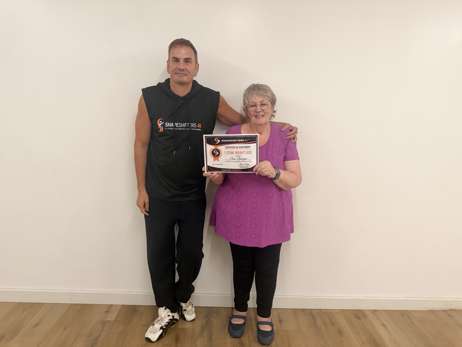 Sue Spargo receiving her one-stone ShapeShifters achievement certificate
